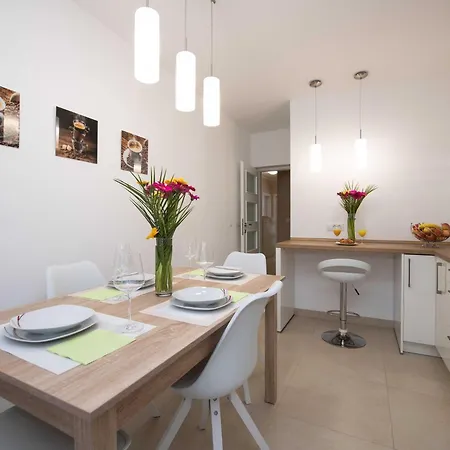 Appartamento Sanja - Two Bedroom With Terrace And Sea View *